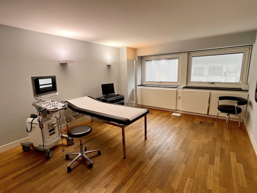 Arztpraxis Endokrinologie Hamburg Behandlungszimmer